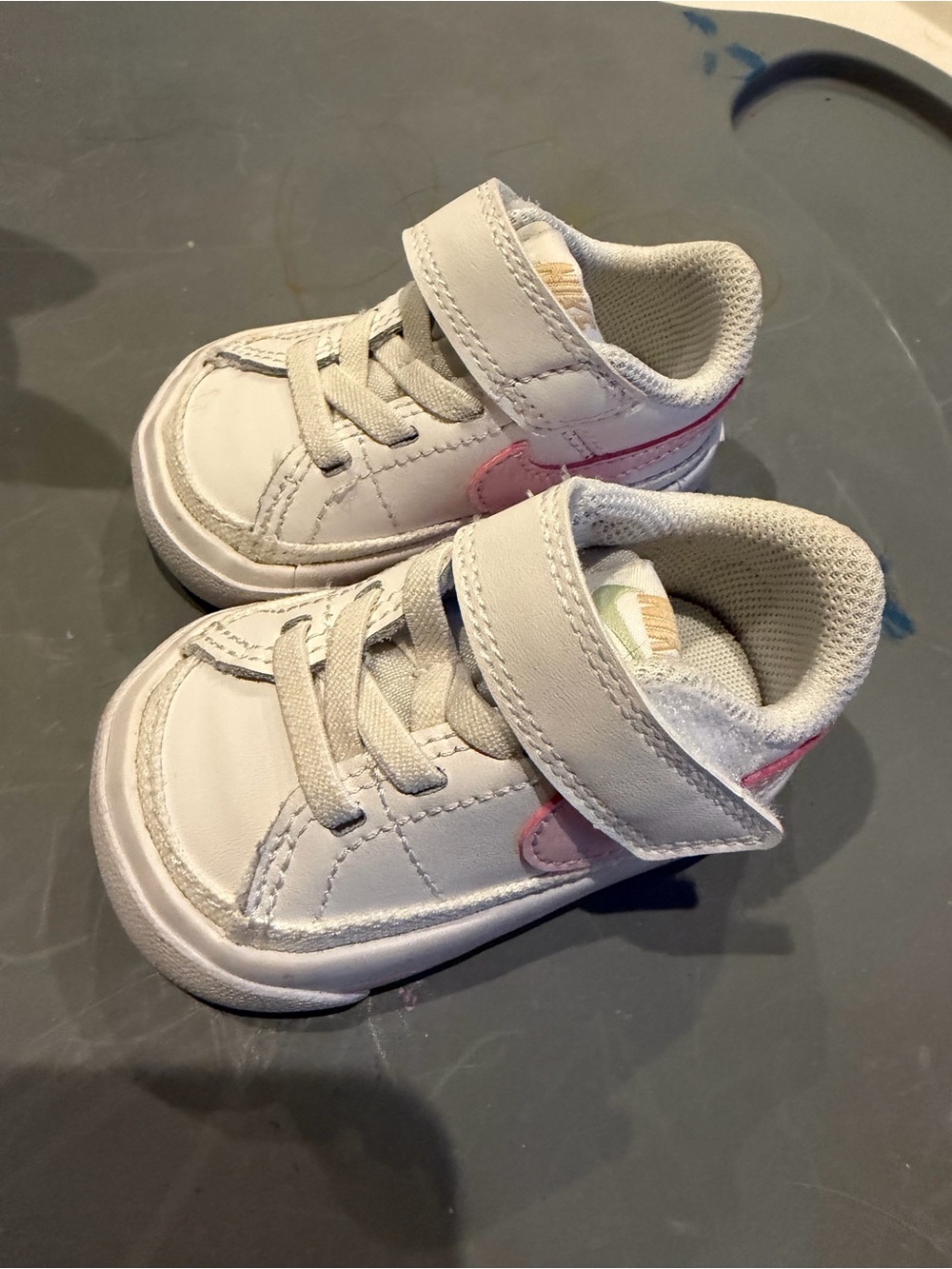 Nike White Toddlers' Sneakers with Pink Swoosh